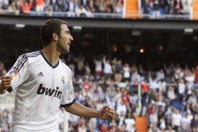 九游app官网下载-世界杯经典场面：历史永不褪色的瞬间，世界杯经典回顾